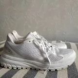 Белые кроссовки мужские и женские 1