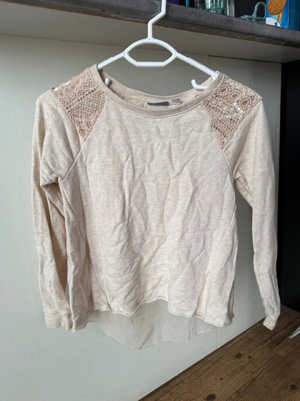 Куртка North Face, плюшевая кофта, кофта с кружевом, юбка, кроссовки 3
