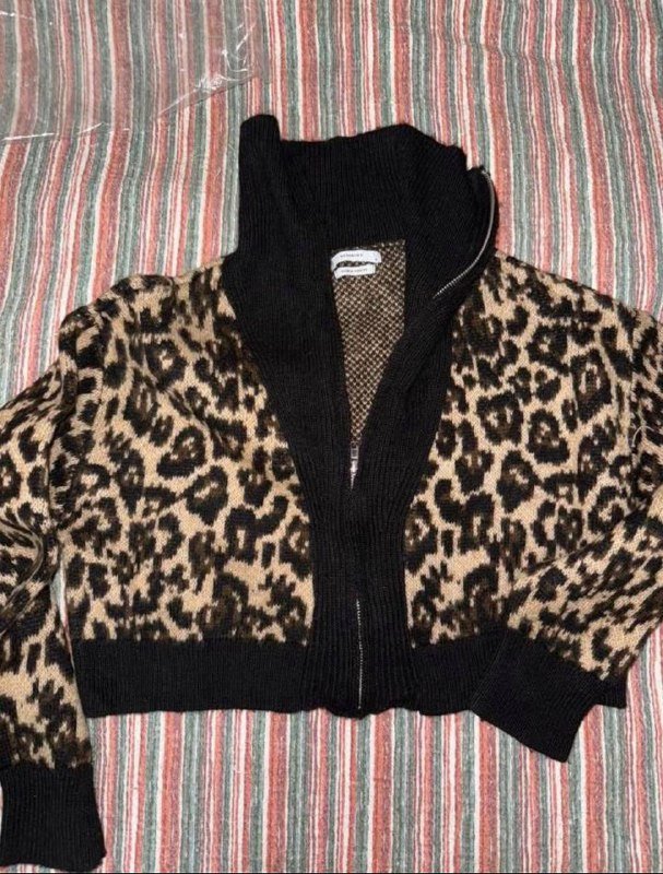 Куртка The North Face, джемпер, рубашка Zara, жакеты, свитер 5