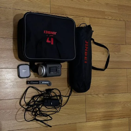 Геймпад PS5, монитор MSI, зарядка, акустика KRK, видеосвет, MIDI-клавиатура, аудиокабель