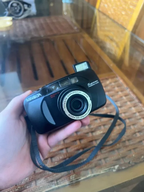 Пленочный фотоаппарат Minolta Supreme Freedom Zoom