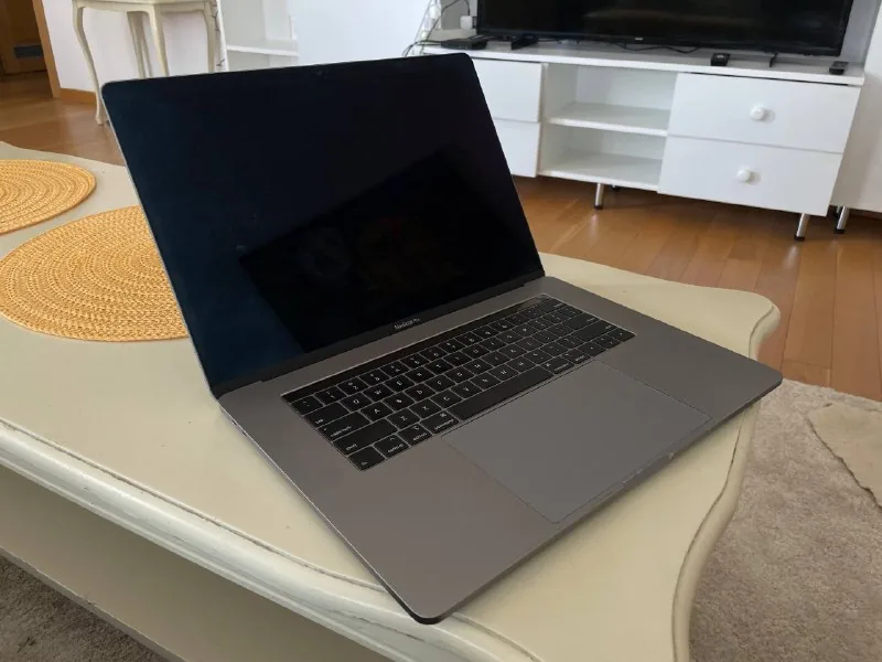 MacBook Pro 15" 2018 1