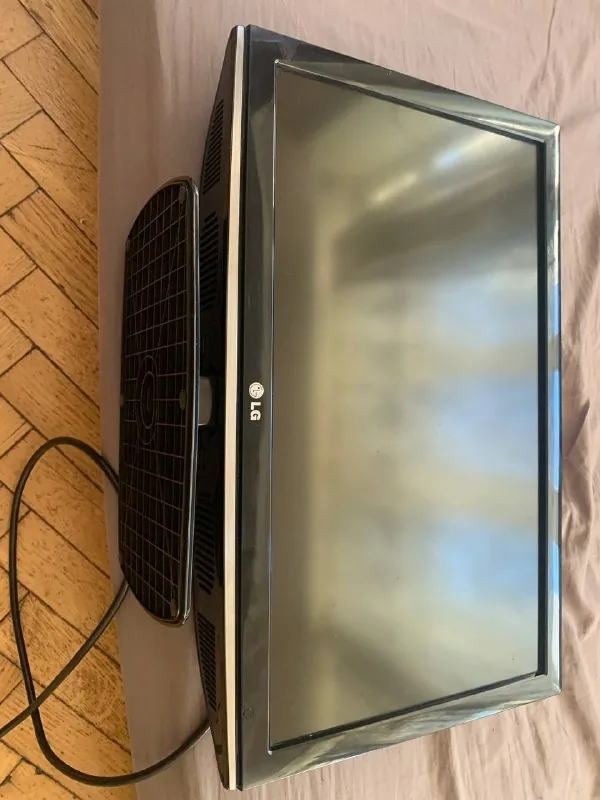 LG монитор, телевизор 22 дюйма 1