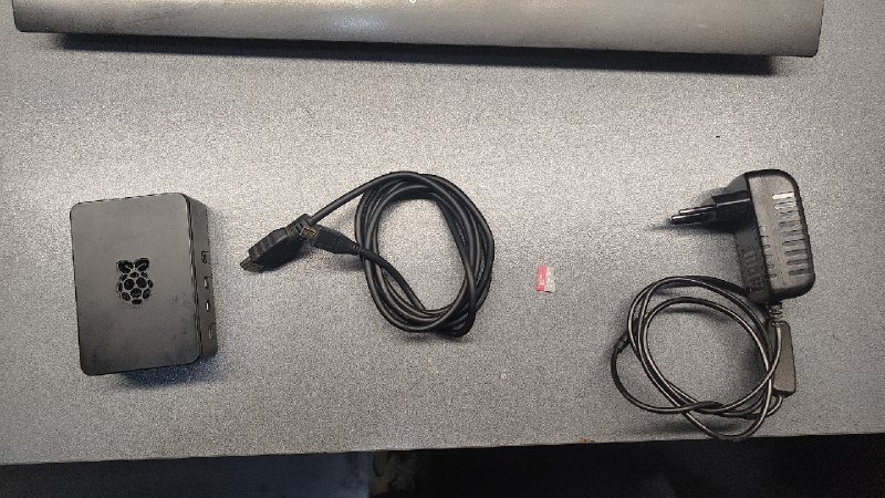 Raspberry Pi 4, HDMI кабель, карта памяти 64 ГБ, зарядка