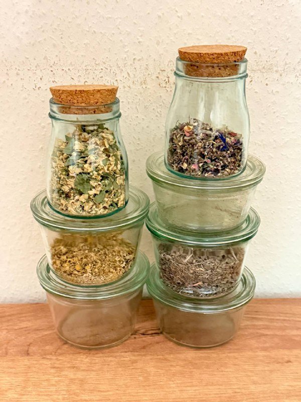 Лоток для кошки, два чайника, салфетки, бокалы, емкости, ваза, стеклянные емкости 5