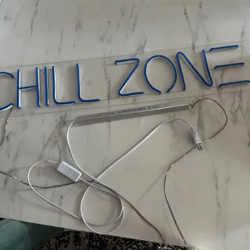 Неоновая вывеска CHILL ZONE