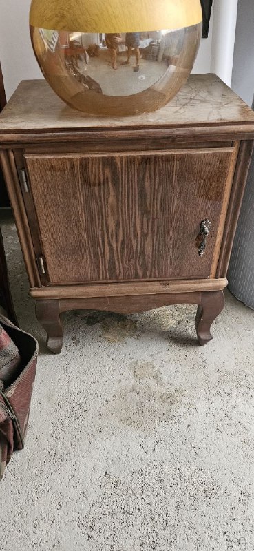 Старинные деревянные стулья, пуф, бассейн, аппарат прессотерапии, шнековый отжим 4