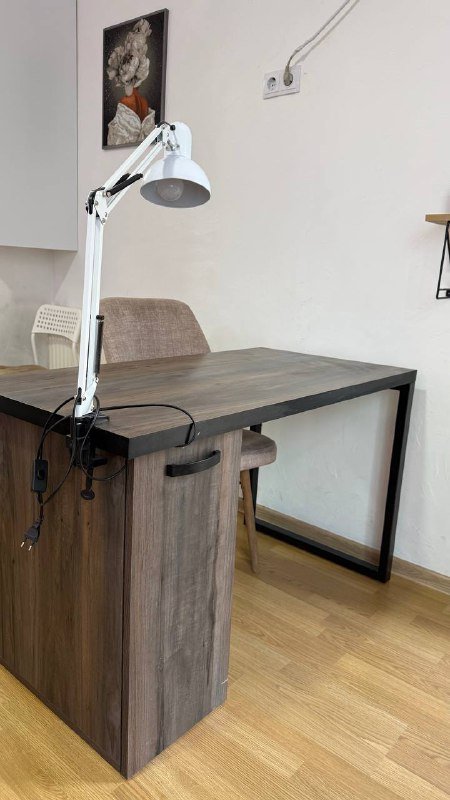 Два маникюрных стола с выдвижным ящиком 3