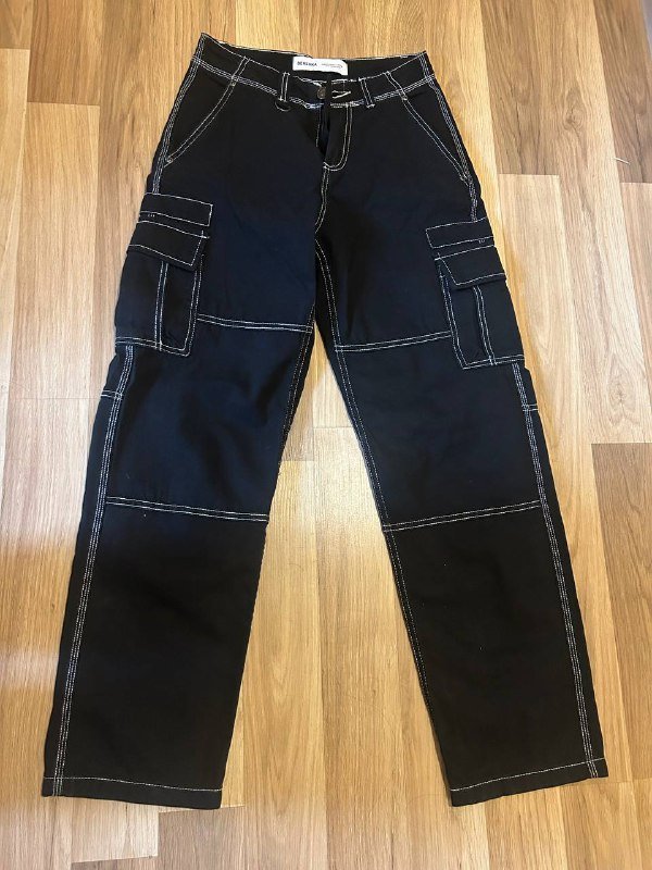 Белые ботинки bershka, кроссовки adidas superstar х Levi’s, джинсы bershka, юбка под замшу 3