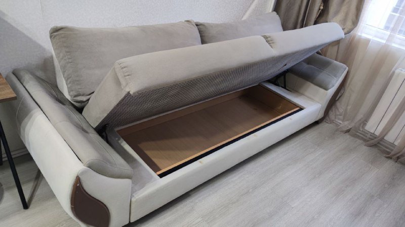 Два дивана, уличные стулья 4