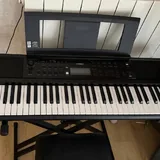 Электронное пианино Yamaha PSR-E383 с подставкой и стулом 2