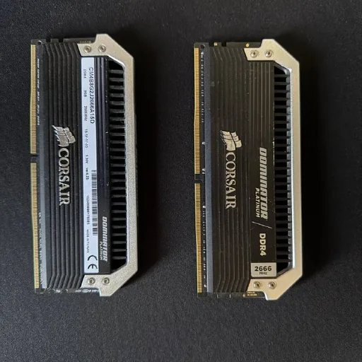 Оперативная память Corsair DDR4 без RGB, комплект