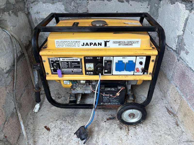 Бензиновый генератор Royalty Japan RT13500DXE