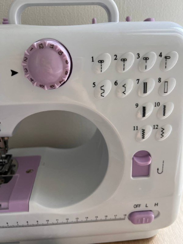 Мини швейная машинка с 12 видами стежков и подсветкой 2