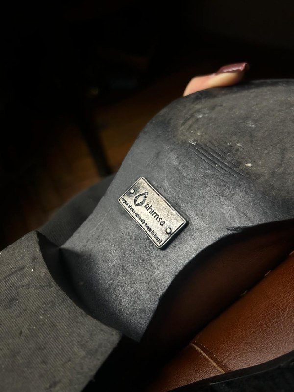 Винтажные ботинки Balenciaga, казаки Ahimsa, рубашка Levis 7