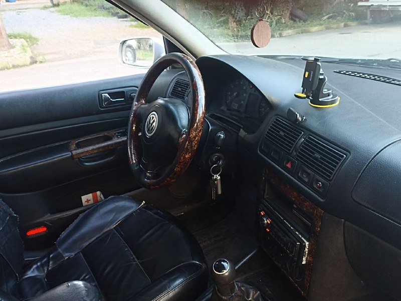 Volkswagen Golf 4 1998 1.6sr газ-бензин 7