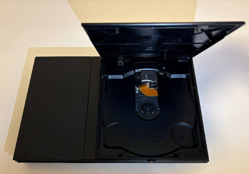 Sony PlayStation 2 Slim, 2 геймпада, 50+ игр 4