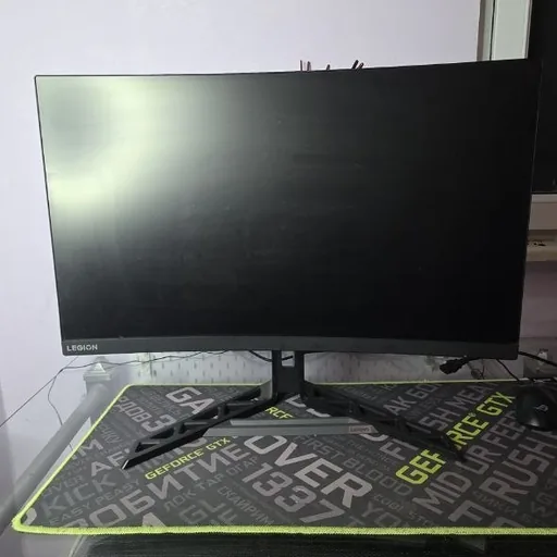 Lenovo Legion монитор