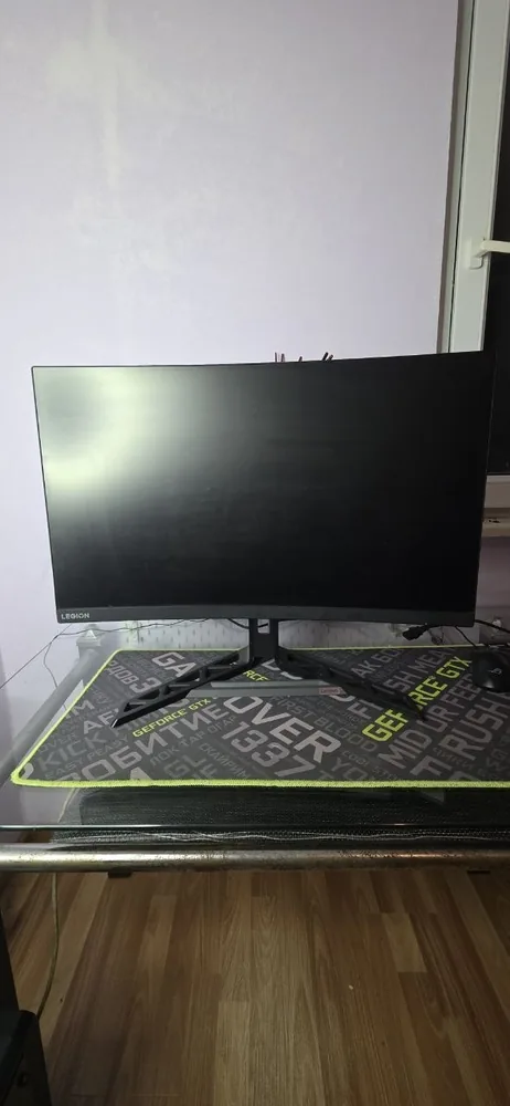 Lenovo Legion монитор 1