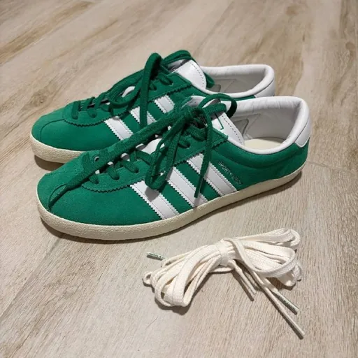 Женские кроссовки Adidas