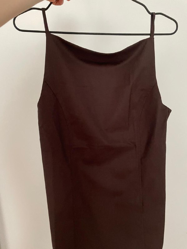 коричневое мини-платье Weekday, черное платье Massimo Dutti 6