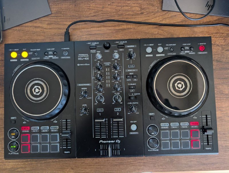 DJ контроллер Pioneer DDJ 400