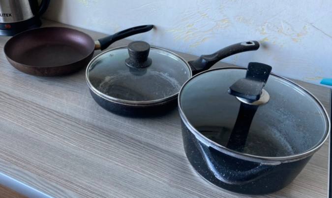 3 сковороды, 1 кастрюля 3
