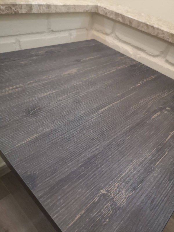 Стол 60х60 см с деревянной столешницей и металлической опорой 2