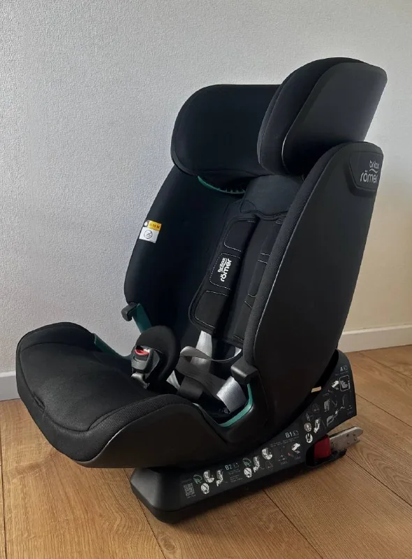 Britax Römer ADVANSAFIX M i-SIZE автокресло 1