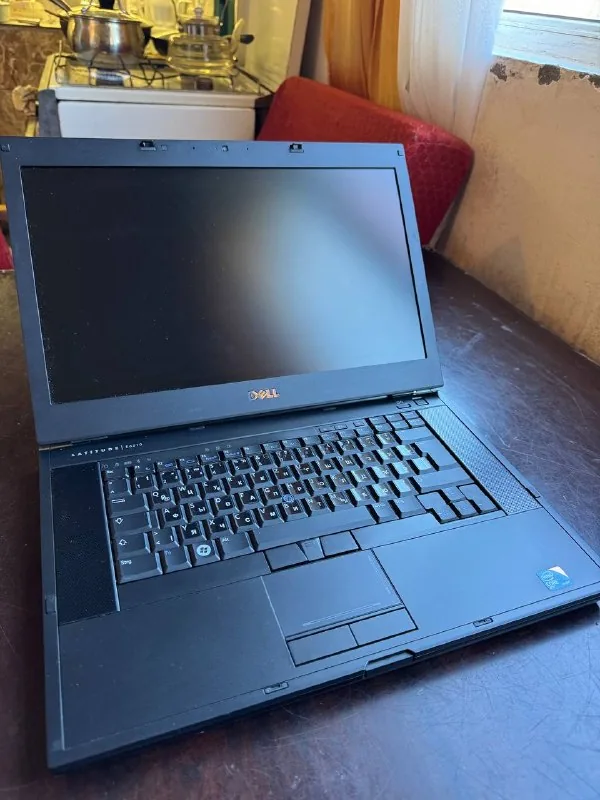 Dell Latitude ноутбук 1