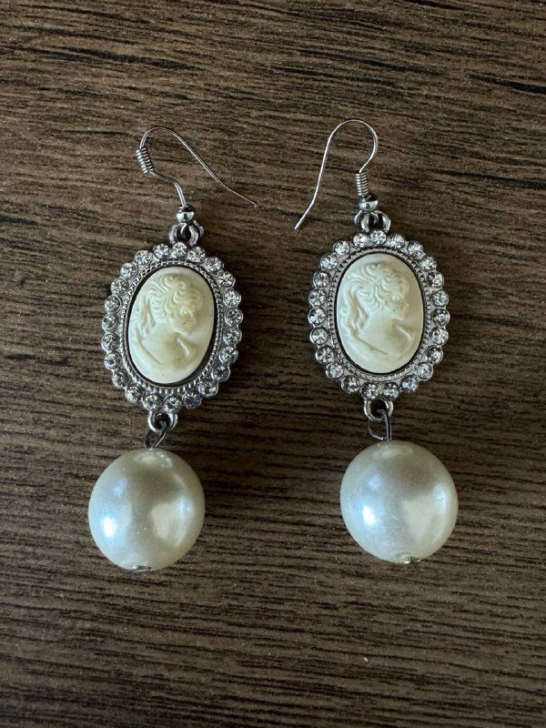 Шляпка таблетка, бандо 1920-х, серьги, колье 4