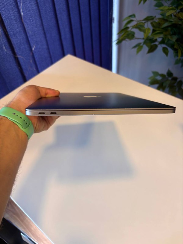 MacBook Pro 2017 i5 8/256Гб с зарядкой 4