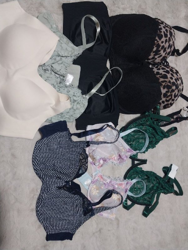 Женские бюстгальтеры разных моделей 9