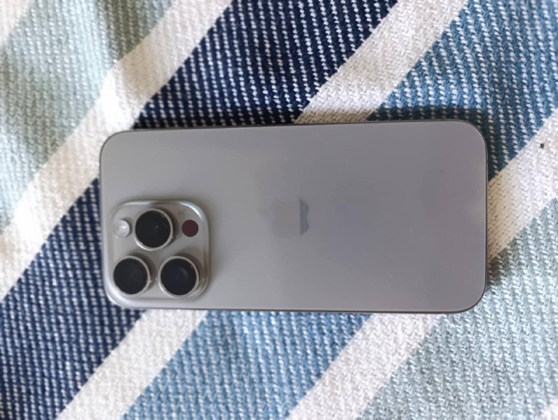 iPhone 15 Pro 256 GB 2