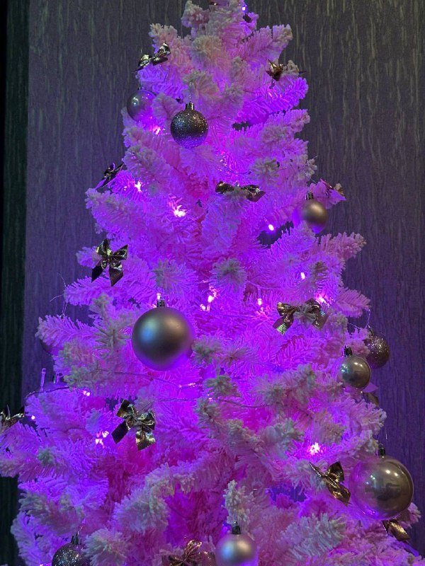 Елка с игрушками и гирляндами 150 см