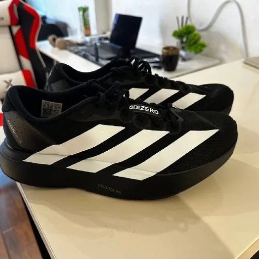 Кроссовки adidas беговые