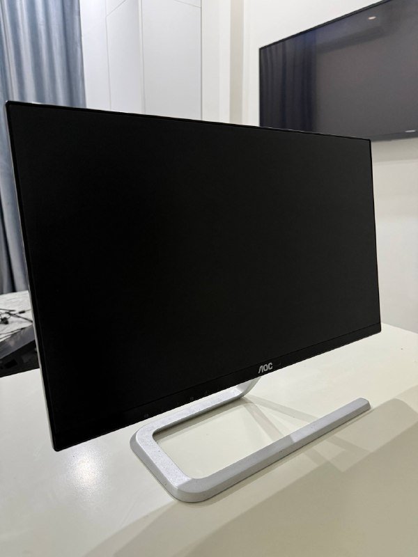 Мониторы MSI G244F E2, AOC I2281FWH, мышь Razer DeathAdder V3 4