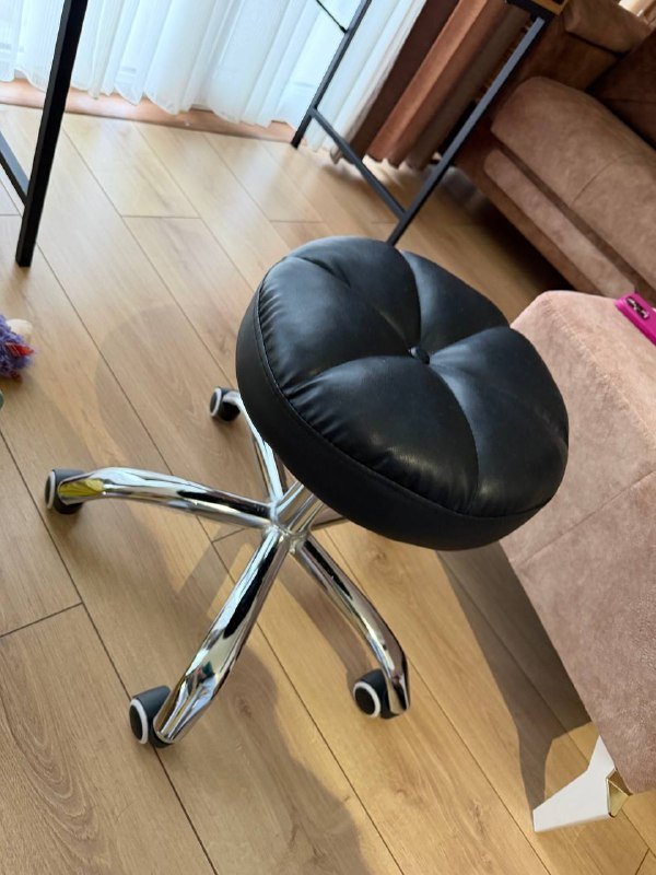 Стул для салона маникюра с газлифтом