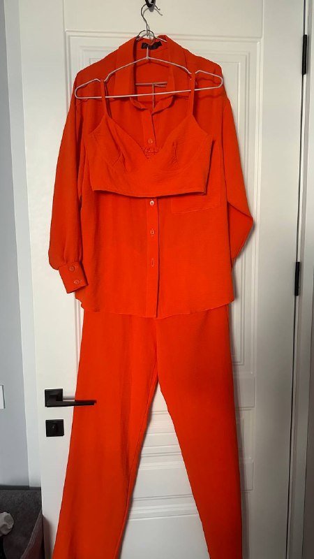 Костюм тройка оранжевого цвета