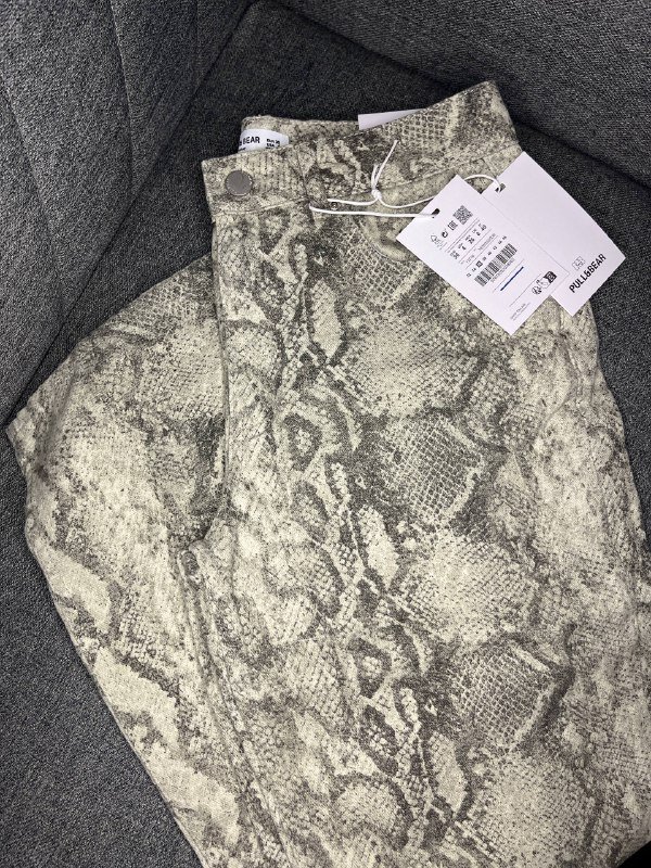 Кепка Puma, джинсы Pull&Bear с змеиным принтом 7