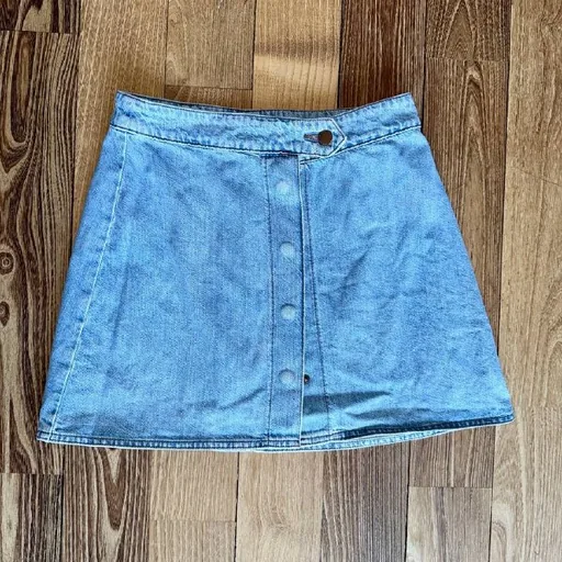 Юбки Zara и Only, джинсы Mango и Zara, брюки Bershka