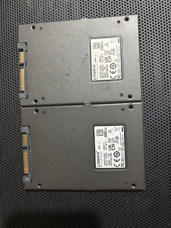 Жесткие диски Kingston 480GB две штуки