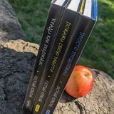 Книги Остина Клеона в кастомных суперобложках 6