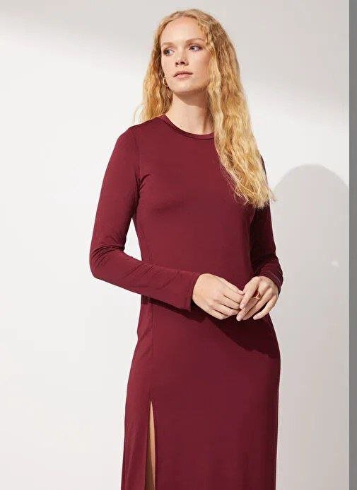 Женское бордовое платье размер M 4