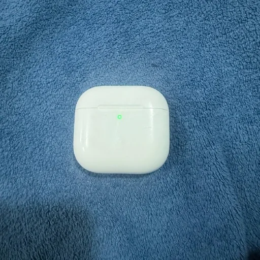 AirPods 4 с звукоизоляцией