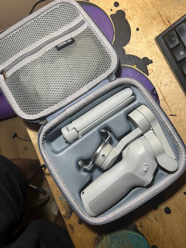 Стабилизатор для смартфонов DJI Osmo SE с кейсом 2