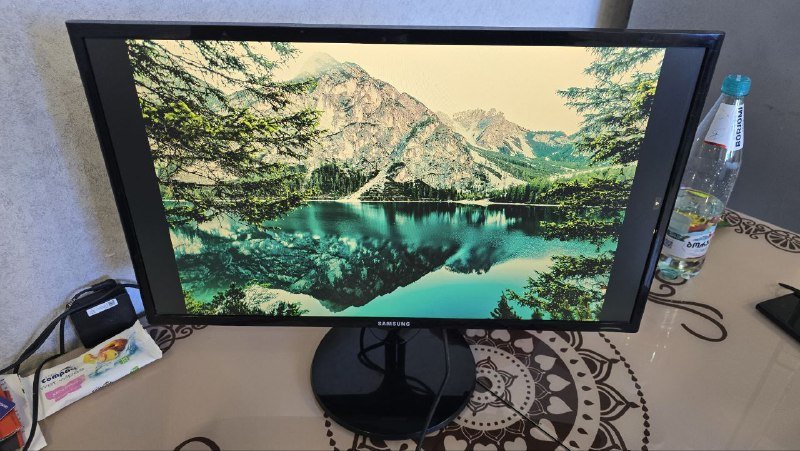 LED монитор Samsung 24" S24F360FН