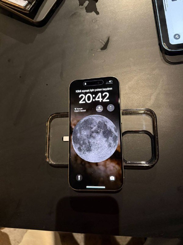 iPhone 15 Pro 256 GB 3