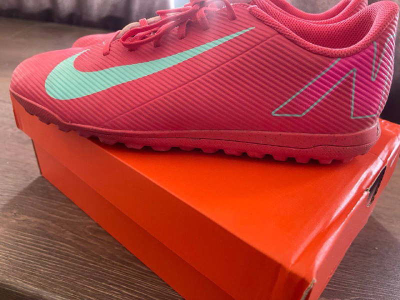 Бутсы Nike 41 размер