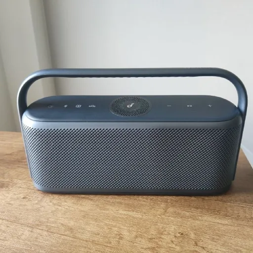 Колонка Soundcore Motion x600